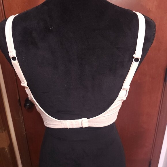 Hanes HU02/HB02 Underwire Bra Low-Cut T-Shirt Light Pink 36D - Picture 2 of 9